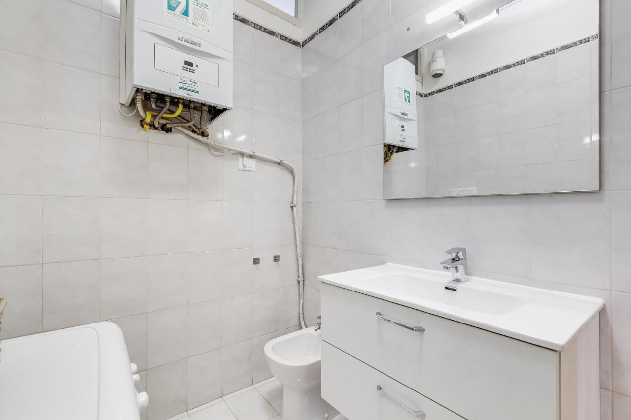 Am House Colosseo Рим Экстерьер фото